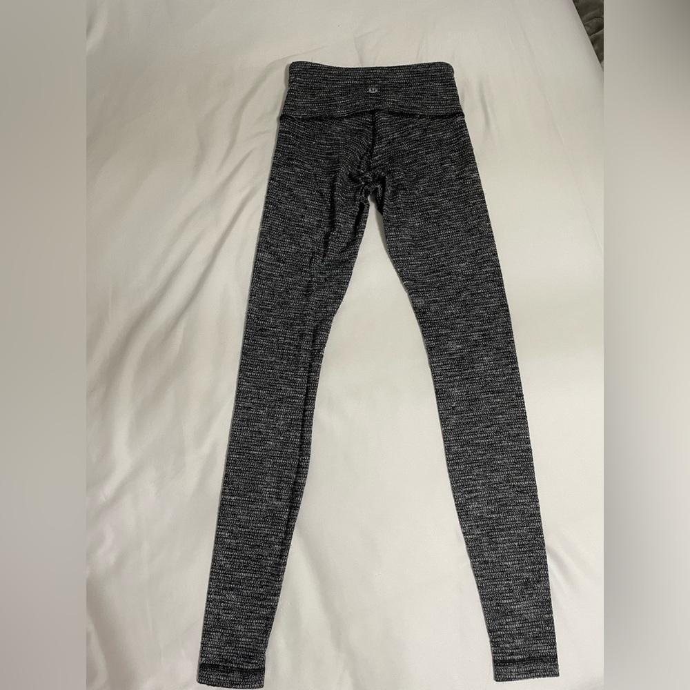 Lululemon leggings size 4